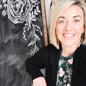 Meet your Posher, Hilary